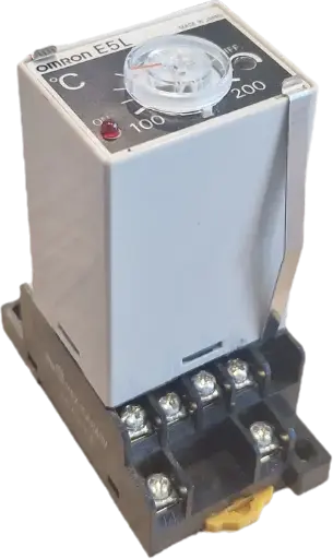 [TN01936] Omron E5L-A3 Régulateur de température